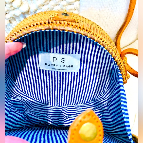 POPPY & SAGE NWOT ROUND RATTAN BASKET BAG WITH BLUE & WHITE STRIPED INTERIOR - Picture 5 of 5